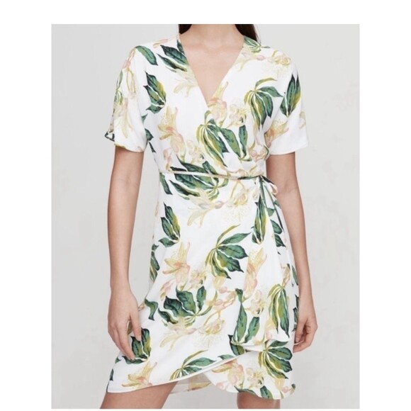 Babaton Dresses & Skirts - Aritzia Babaton Wallace Wrap Dress Womens Large Cream Floral Sundress